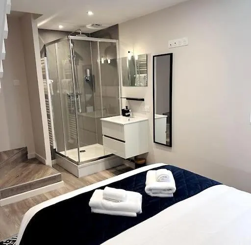 Le Bleu Du Mont Avranches