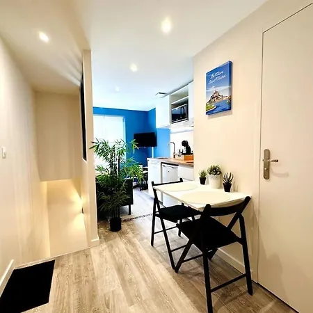 Le Bleu Du Mont Apartamento Avranches